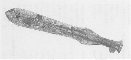 昭和37（1962）年唐泊（からどまり）北沖で引揚げられた弥生時代の広形銅矛（ひろがたどうほこ）