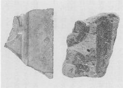 (5)左は全国ではじめて発見された石製の銭鋳型（ぜにいがた）（15世紀後半）、右は京都・鎌倉・堺についで4例目の土製の銭鋳型（15～16世紀）、1994年博多区店屋町（てんやまち）出土