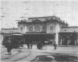 博多駅の2代目駅舎と市内電車（大正時代）