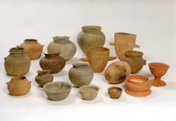 西新町遺跡の朝鮮半島系土器
(九州歴史資料館所蔵品。一部を展示。) 