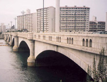 6 近代的な名島橋(昭和8<1933>年完成)